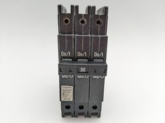 Cutler Hammer QCF3030HT Circuit Breaker 30 Amp 3 Pole 240 VAC DIN Rail Mount NOS
