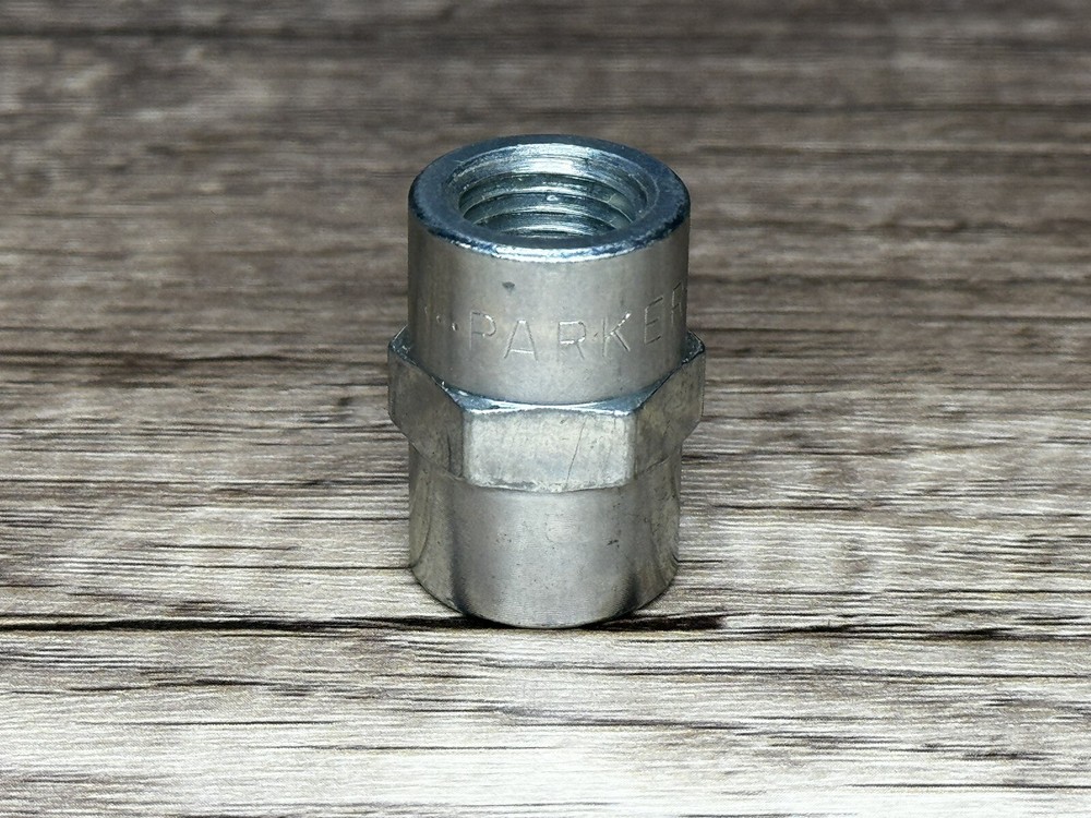 PARKER 1/4 GG-S Coupling, Steel, 1/4 in Pipe Size, FNPTF Strt Coupling