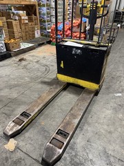Hyster Walk-Behind Electric Pallet Jack/Pallet Truck 40 W40XT
