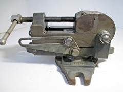 ERON 2-1/2″ TILTING VISE JAPAN MADE