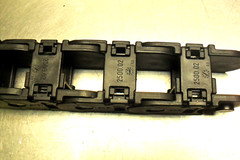 QTY 24″ – IGUS 250.02.07 Cable Track Energy Chain 1-1/4″ inside x 1-3/8″ outside