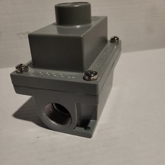 Thomas & Betts Red Dot Control Box And Cover Hannay Button HR-EXPB-2A