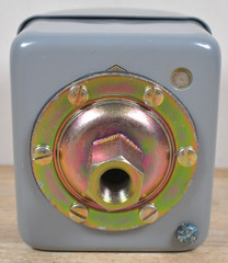 Square D 4×678 Pressure Switch 145-175psi Pumptrol