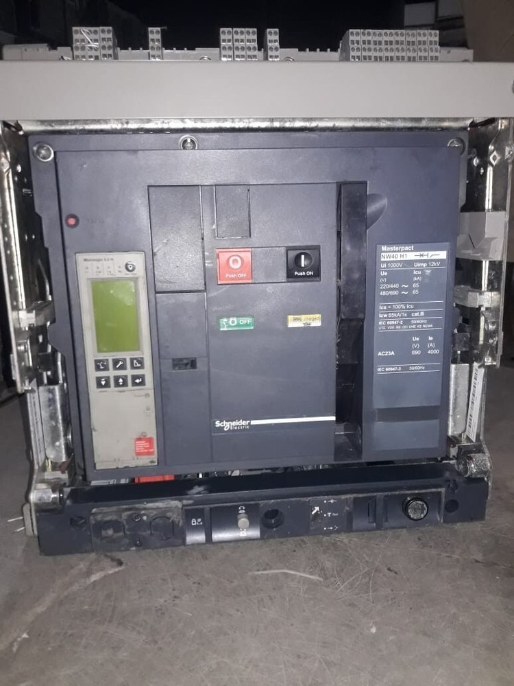 MERLIN GERIN / SCHNEIDER MASTERPACT NW40H1 4000A ACB 3 POLE SUPERIOR QUALITY