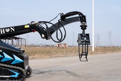 TYPHON STOMP X1300 & 509 Mini Skid Steer Rotary Wood Grabber 360° Log Attachment