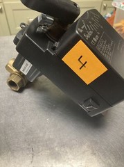 Johnson Controls Electronic Actuator w/ 3-Way Valve VG1841AE+906AGA, M9106-AGA-2