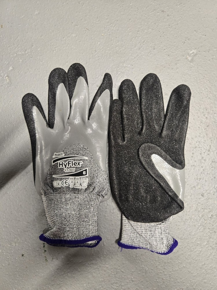 Ansell HyFlex 11-927 Cut Resistant Coated Gloves A2 Cut (12 Pairs)