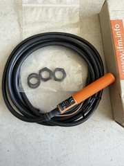 IFM IF5800 IF-3004-BPKG Efector Inductive Proximity Sensor