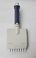 Rainin L-200 Pipet-Lite LTS 8 Channel Multichannel pipette 20-200uL