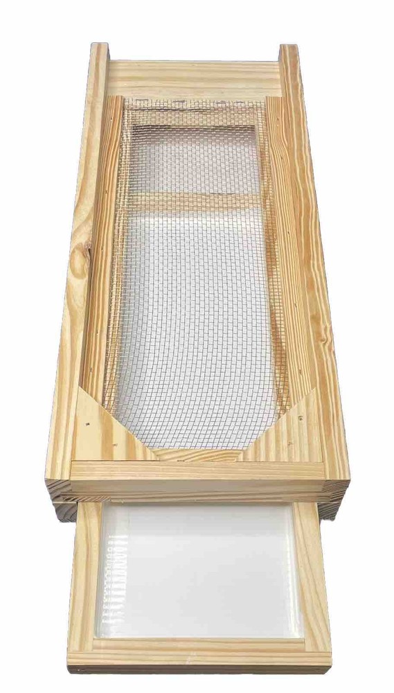 Pine 5 Frame Nuc IPM Screened Bottom Board with Corrugated Plastic in Wood Tray