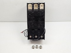 Siemens FXD63B250 Sentron 250A Circuit Breaker 3 Pole 600V Used WITH 6 LUGS