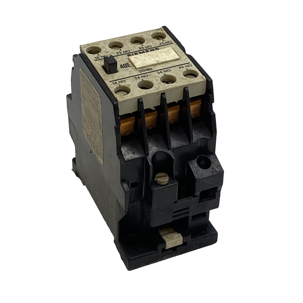 SIEMENS 3TH80 40-0A CONTACTOR 6AMP. 110-132V AC 4x NO