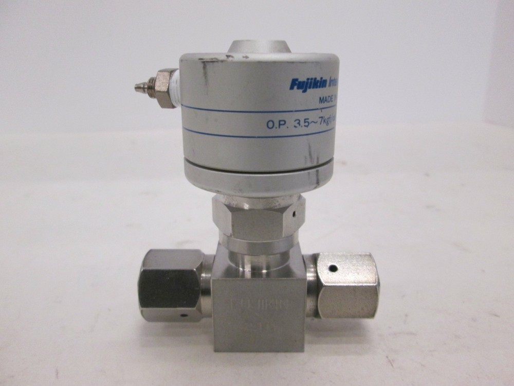 Fujikin O.P. 3.5-7kgf/cm2G Pneumatic Valve, N.O, Used