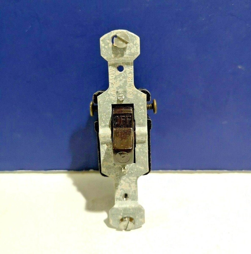 NEW BROWN 10A 125V 5A 250V Bakelite “T” Rated TOGGLE SWITCH Flush Circle F 2036