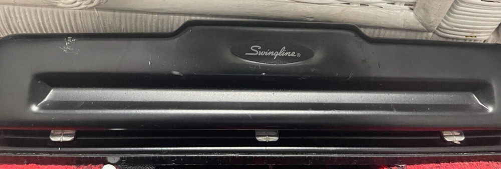 USED Swingline 3 hole punch (5E)