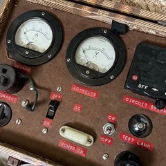 Vintage Portable Electrical Test Box Voltmeter Ammeter Experiment Field Test Kit