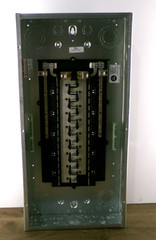 Eaton BRP30L200G 200A Main Lug Load Center 30 Spaces 60 Circuits S7