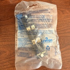 *new* Leviton 5F100-6BC 6 pack plate W1/6 Duplex SC Adapters