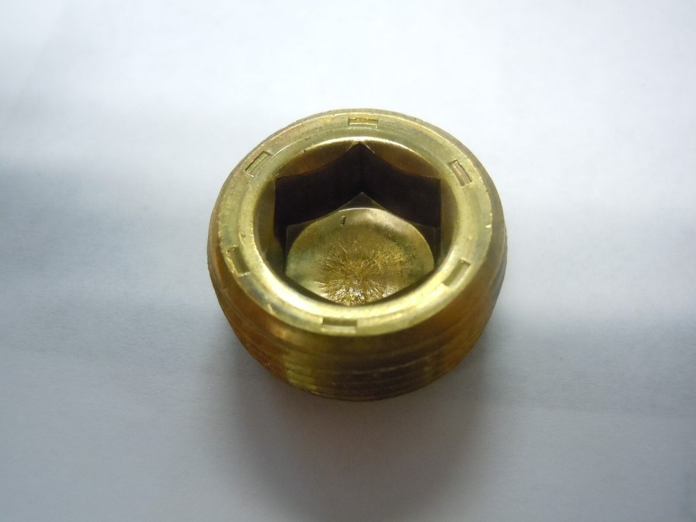 3/4″-14 X 17/32″ Holo-Krome Pipe Plugs Flush Seat Hex 7/8″ Taper Brass