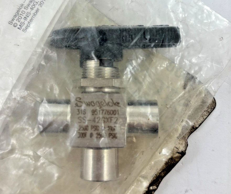SWAGELOK SS-42GXF2 BALL VALVE 3 WAY, 1 PIECE 1/8″ FNPT SST, WHITEY