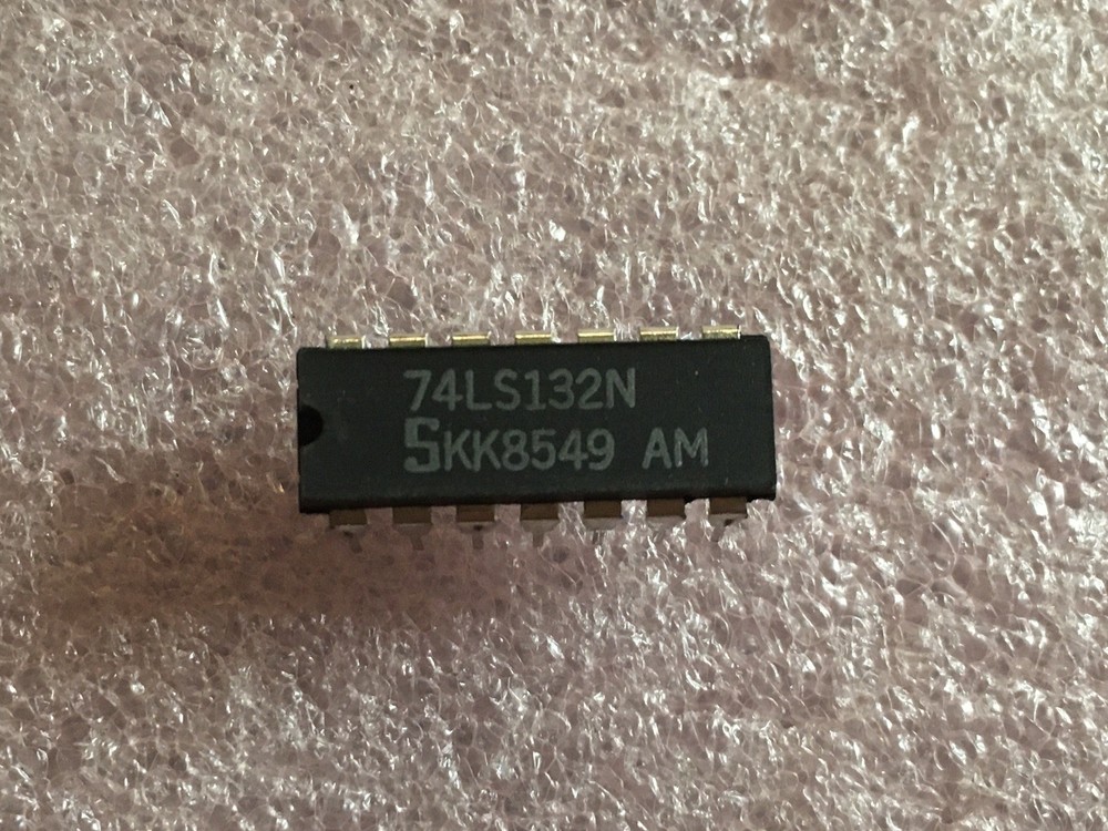 74LS132N IC QUAD POSITIVE NAND GATE W/SCHMITT TRIGGER 4-CHN 14-PDIP (LOT OF 5)