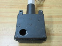United Electric Controls Company E100-13545 Temperature Switch E10013545