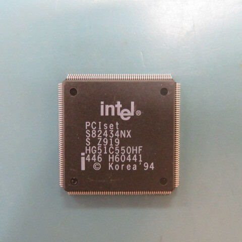INTEL S82434NX Qty of 3 per Lot CACHE CONTROLLER, CMOS, PQFP208