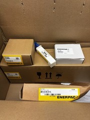 New! Enerpac SCR102H 10 Ton Hydraulic Cylinder & P392 Hand Pump Set 2.13” Stroke