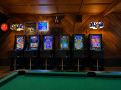 Skill Amusement Game Cabinet Machine with Board, Printer, Bill Acceptor