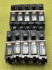Lot of 10 New Circuit Breakers Square D QOB120 20 Amp 1 Pole FOR BOLT ON PANEL