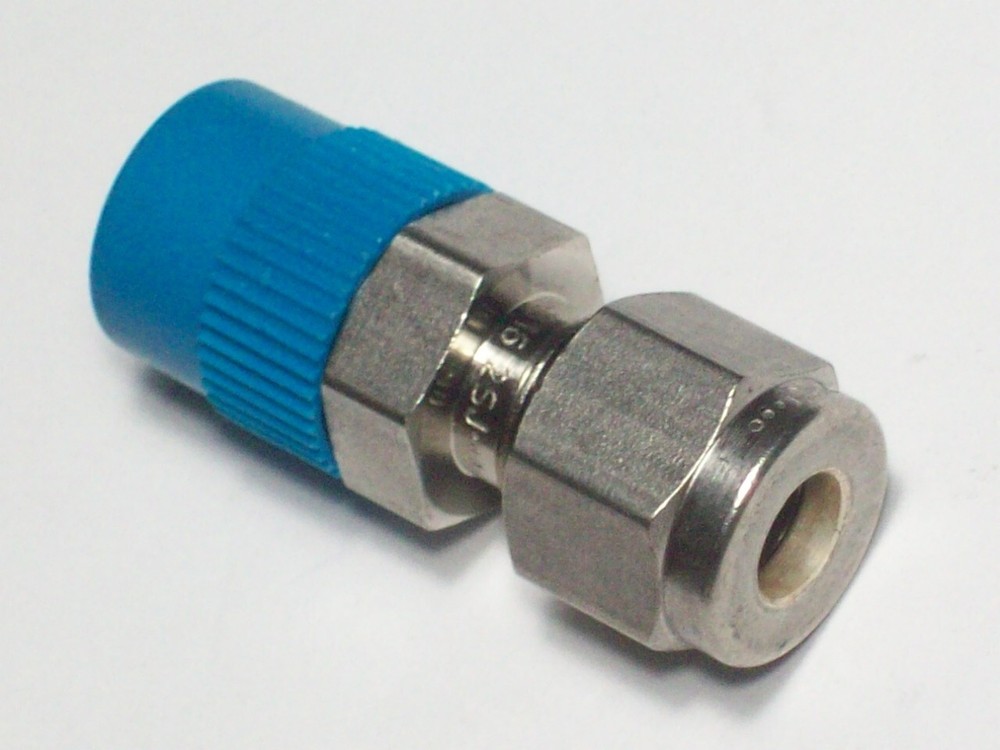 1-Swagelok Stainless Steel Connector Fitting, 1/4″ Tube x 1/4″ M NPT, SS-400-1-4