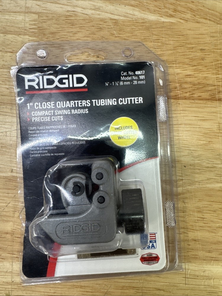 RIDGID 101 1/4-Inch to 1-1/8-Inch Close Quarters Tubing Cutter (40617)