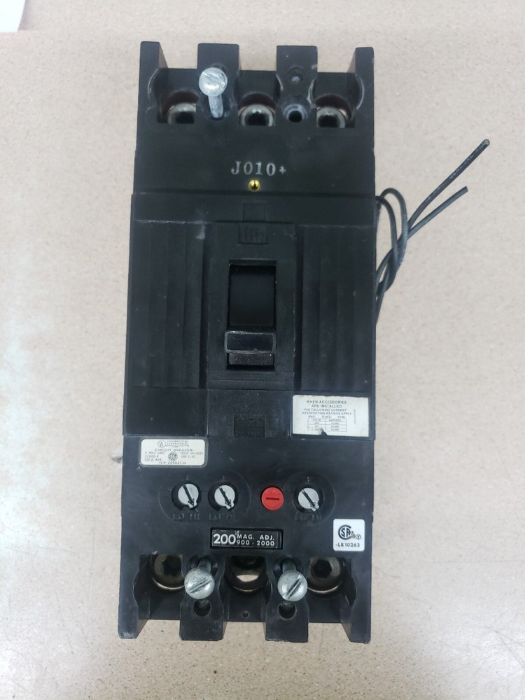 GE TFJ236200 BREAKER WSHUNT ANDSHUNT TRIP 200A 600V 3PH USED