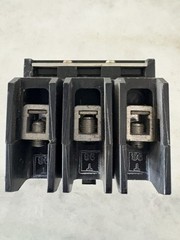 Eaton Cutler Westinghouse 40 Amp 3 pole molded case bolt in Breaker GHB3040