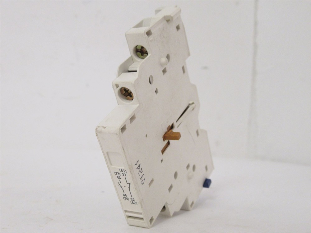 227138 Old-Stock; Schneider GVAN11 Auxiliary Contact Block; 1NO-1NC; 6A