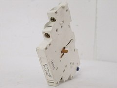 227138 Old-Stock; Schneider GVAN11 Auxiliary Contact Block; 1NO-1NC; 6A