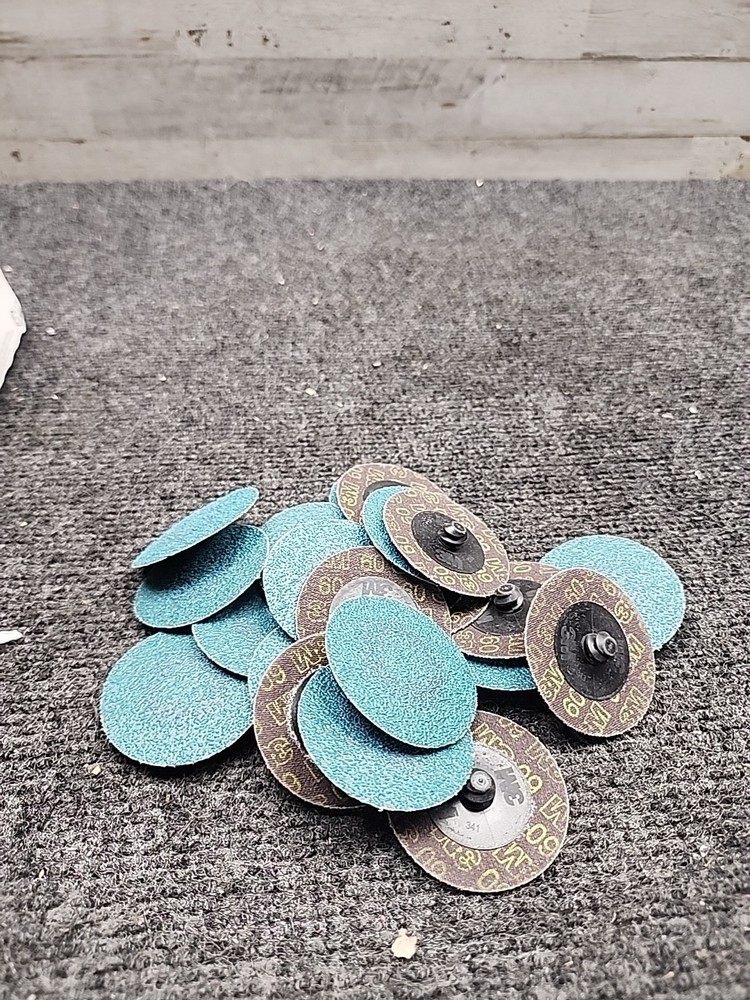 3M 36526 | Green Corps Roloc Disc, TR, 2.000″ x 60 Grit (Replaces 01397) {20pk}