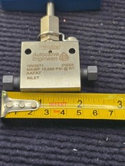 Parker 10V2071 Stainless Steel 2-Way 1/8″ Low Pressure Needle Valve 15000psi MWP