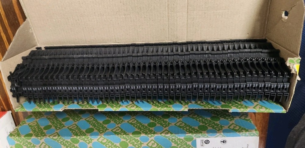 Phoenix Contact 3046540 Fused UT 4-Hesiled 24-P/P Terminal Block Box of 50 NOS