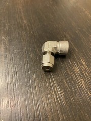 SWAGELOK SS-200-8-2 STAINLESS STEEL fitting 1/8”tube x 1/8”fnpt 90° Elbow