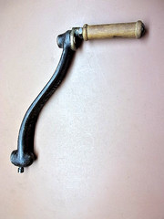 Antique Cast Iron Hand Turn No. 13224 Crank Handle Embossed ’48 Revs Per Min’