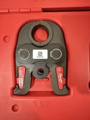 Open Box Milwaukee 49-16-2696 Black Iron Durable Press Jaw 1/2″ – 1″ Kit *read*