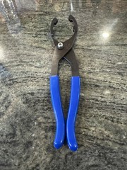 blue- Point by snap on ya4050b oil filter pliers 2-1/4”-4” opening 12” long new