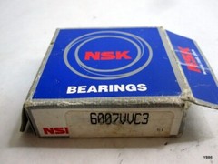 NSK 6007VVC3 ball bearing 62mm id, 35mm thick, 14mm loc2742