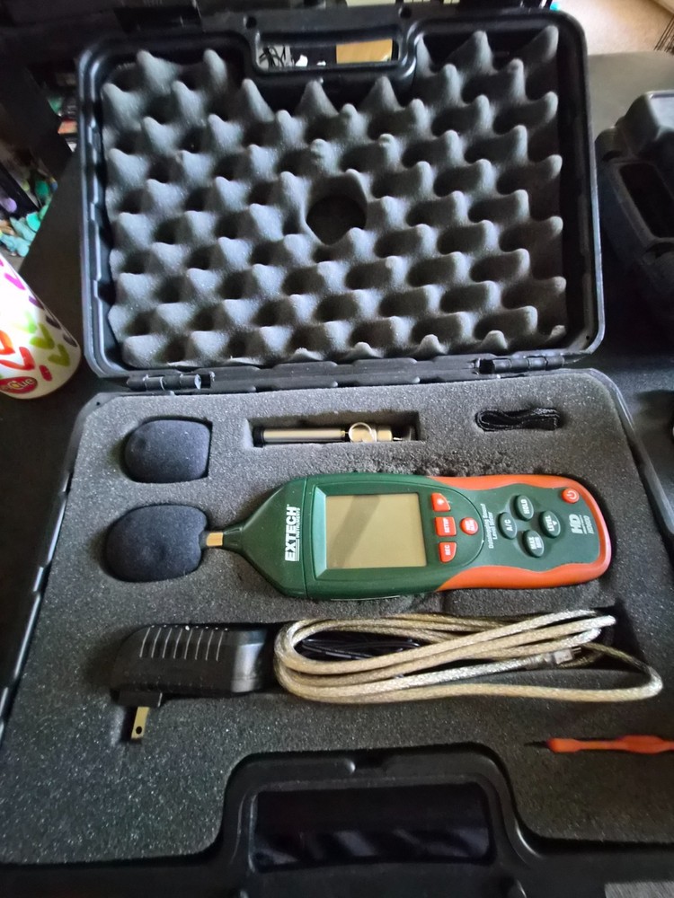EXTECH – MODEL HD600 Digital Datalogging Sound Level Meter W/ CASE & ACCESSORIES