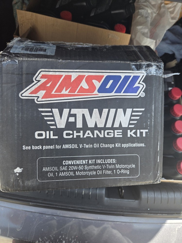 AMSOIL 20W-50 Synthetic V-Twin Oil Change Kit – 5 Quarts with Black Filter hdmb