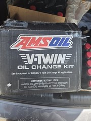 AMSOIL 20W-50 Synthetic V-Twin Oil Change Kit – 5 Quarts with Black Filter hdmb