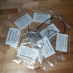 5 Feet Nitinol Shape Memory Pre-Trained Wire (1.0Mm 40 C (18Ga 104 F))