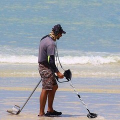 Waterproof LCD Metal Detector, Deep-Sensitive Search for Coins, Jewelry & Relics