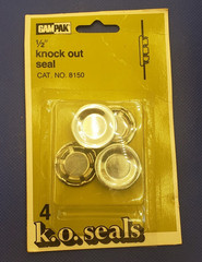 GAMPAK 8150 (LOT OF 10 BLISTER CARDS) (4) 1/2″ KNOCK OUT SEALS PER CARD